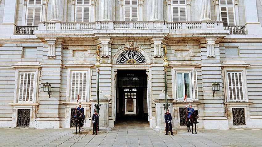 cambio de guardia palacio real madrid 2024